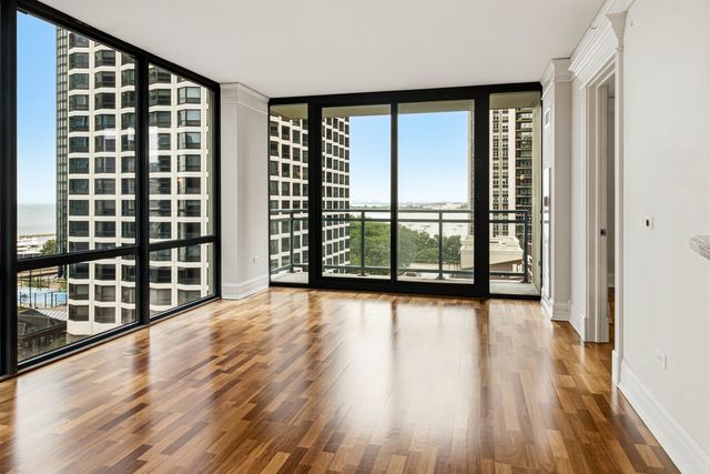 201 N Westshore Drive 1202, Chicago, IL 60601