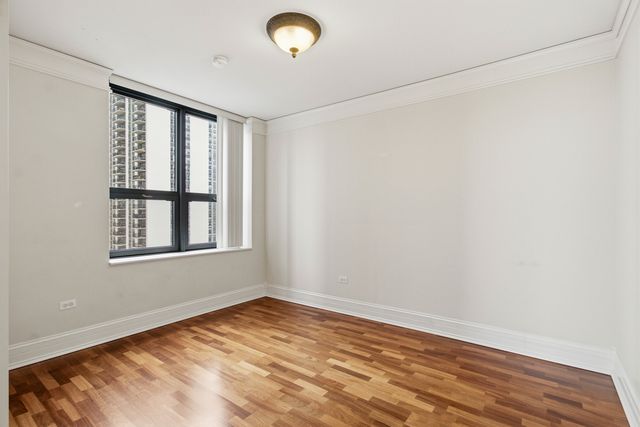 201 N Westshore Drive 1202, Chicago, IL 60601