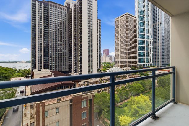 201 N Westshore Drive 1202, Chicago, IL 60601