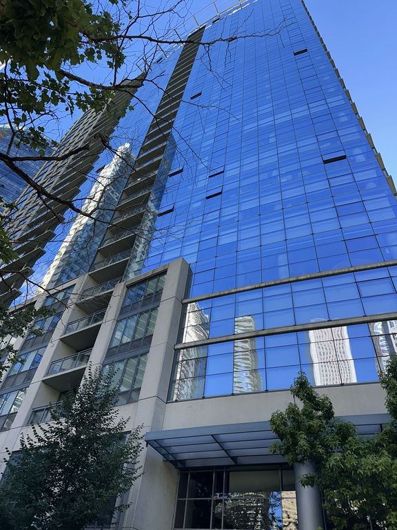 201 N Westshore Drive 1202, Chicago, IL 60601