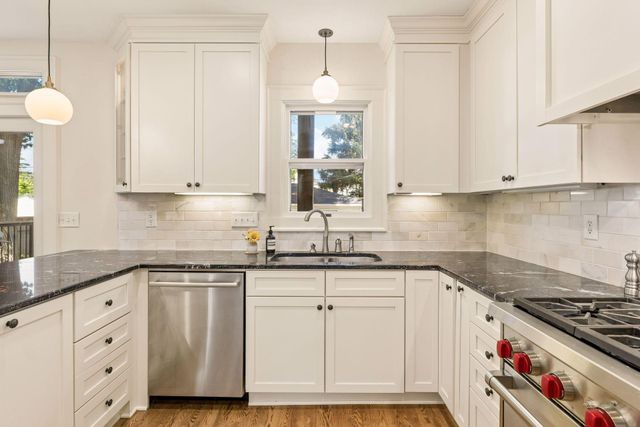2504 Humboldt Avenue S, Minneapolis, MN 55405
