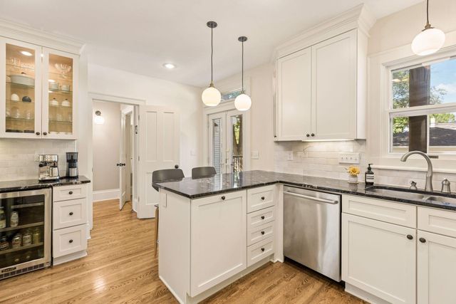 2504 Humboldt Avenue S, Minneapolis, MN 55405