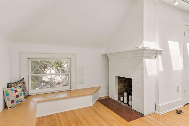 2504 Humboldt Avenue S, Minneapolis, MN 55405