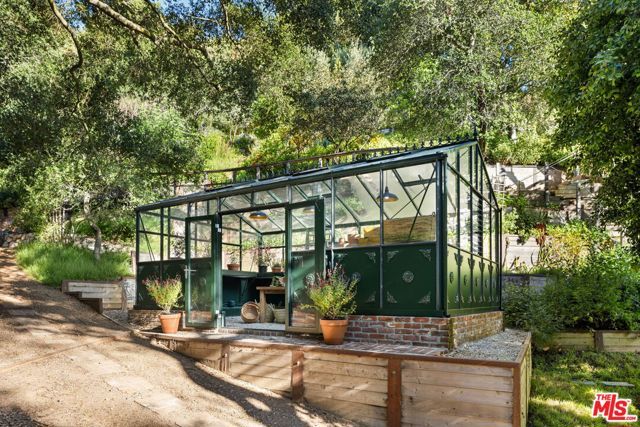 1900 Old Ranch Road, Los Angeles, CA 90049