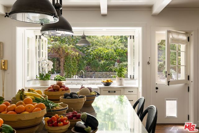 1900 Old Ranch Road, Los Angeles, CA 90049