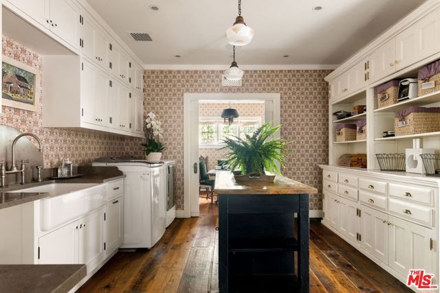 1900 Old Ranch Road, Los Angeles, CA 90049