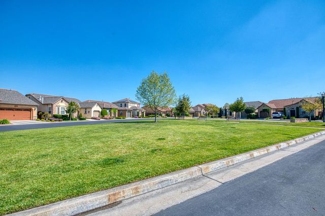 4226 Serena Lane, Clovis, CA 93619