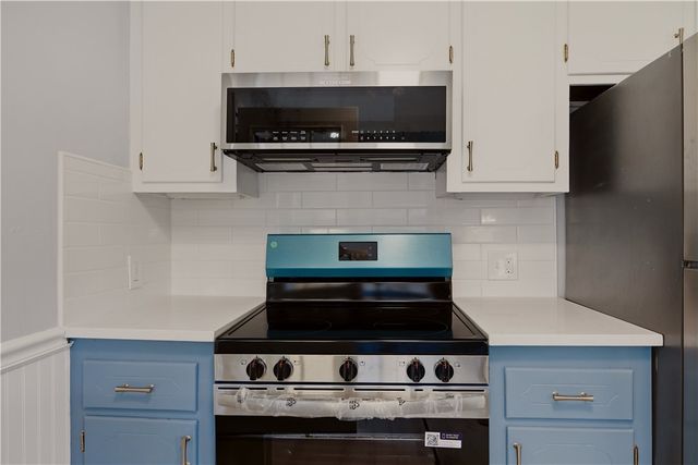 19 Flint Corn Road, Portsmouth, RI 02871