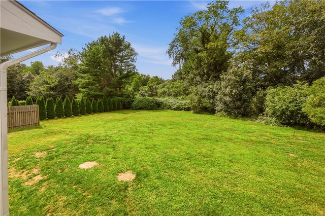 19 Flint Corn Road, Portsmouth, RI 02871