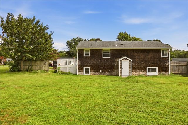 19 Flint Corn Road, Portsmouth, RI 02871