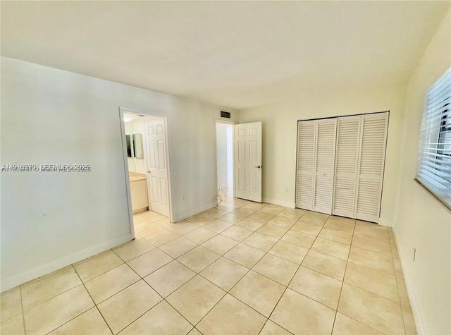 10825 SW 112th Avenue 302, Miami, FL 33176