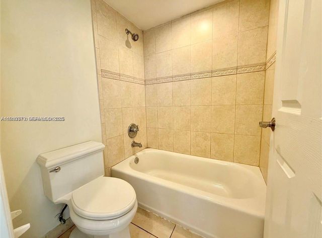 10825 SW 112th Avenue 302, Miami, FL 33176