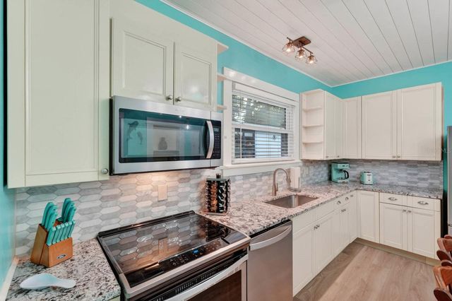 204 PALMETTO STREET, New Smyrna Beach, FL 32168