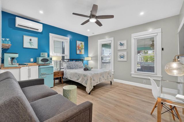 204 PALMETTO STREET, New Smyrna Beach, FL 32168
