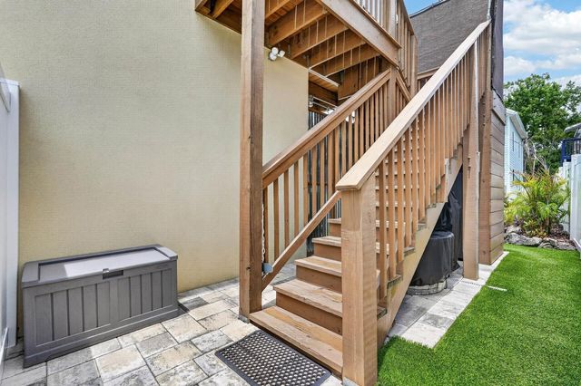 204 PALMETTO STREET, New Smyrna Beach, FL 32168
