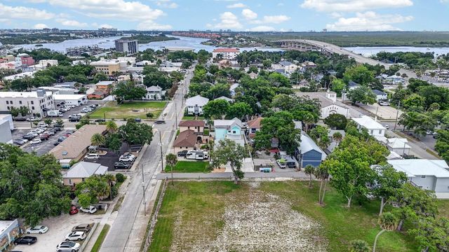 204 PALMETTO STREET, New Smyrna Beach, FL 32168