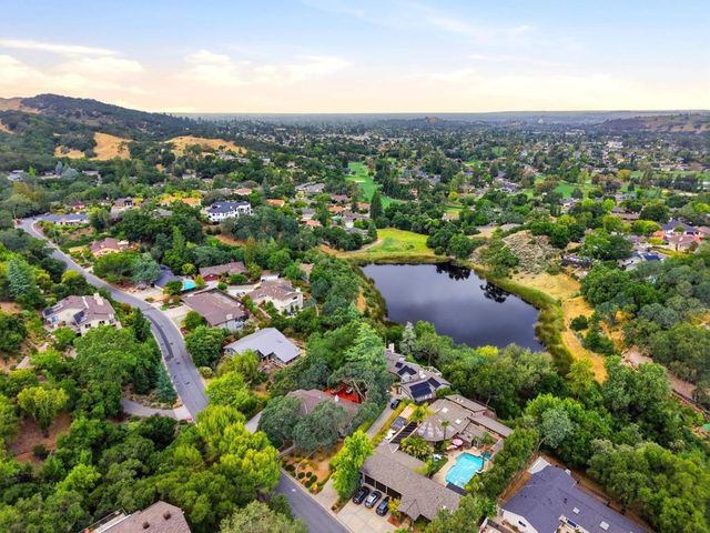7111 Wooded Lake Drive, San Jose, CA 95120