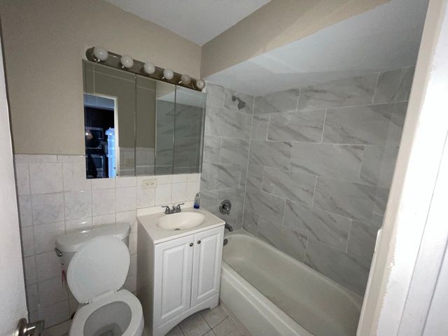 6341 W Belmont Avenue 2R, Chicago, IL 60634