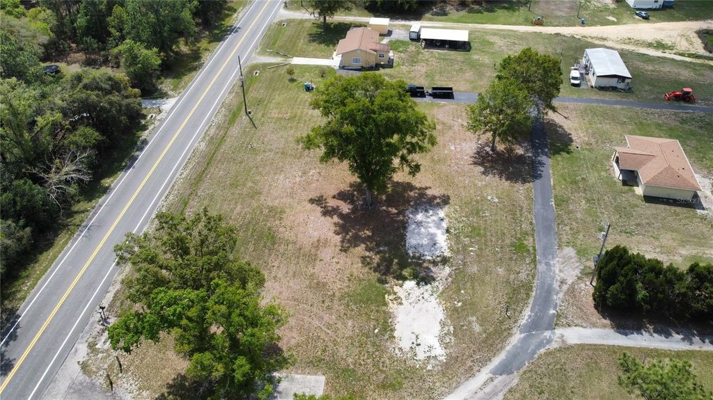 Image 6 of property listing at 2323 STATE ROAD 33, Clermont, FL 34714