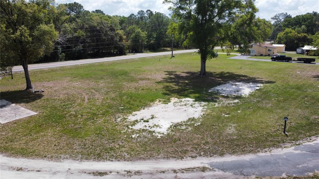 Image 8 of property listing at 2323 STATE ROAD 33, Clermont, FL 34714