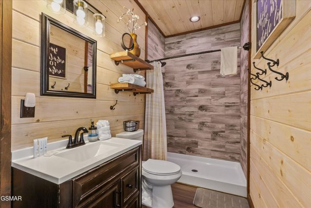 2529 Mountain Holly Way, Sevierville, TN 37862