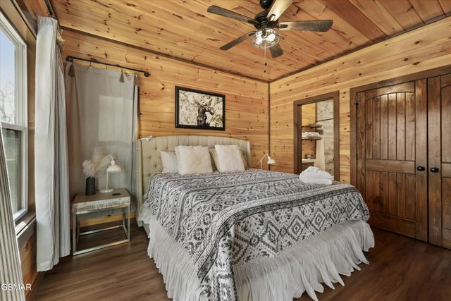 2529 Mountain Holly Way, Sevierville, TN 37862