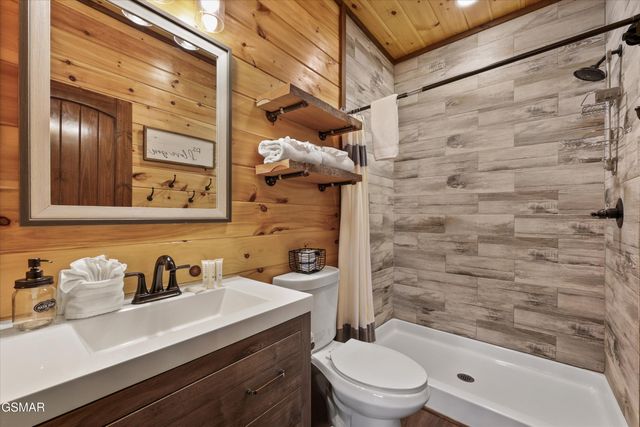 2529 Mountain Holly Way, Sevierville, TN 37862