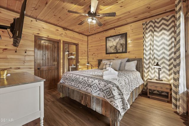 2529 Mountain Holly Way, Sevierville, TN 37862