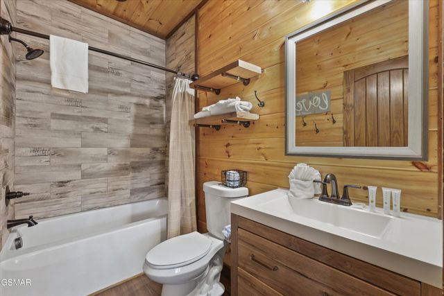 2529 Mountain Holly Way, Sevierville, TN 37862