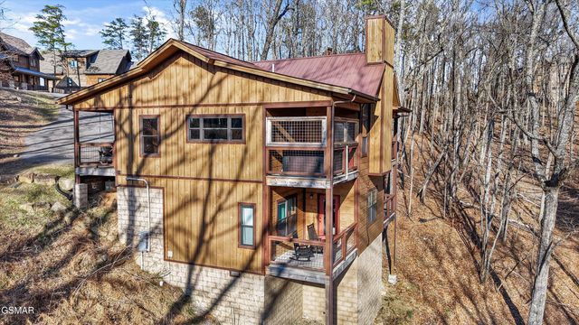 2529 Mountain Holly Way, Sevierville, TN 37862