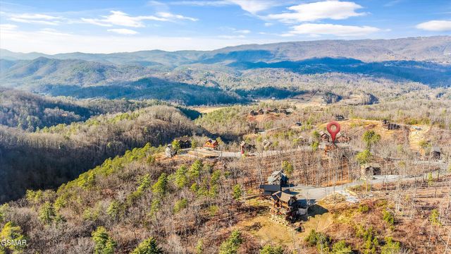 2529 Mountain Holly Way, Sevierville, TN 37862