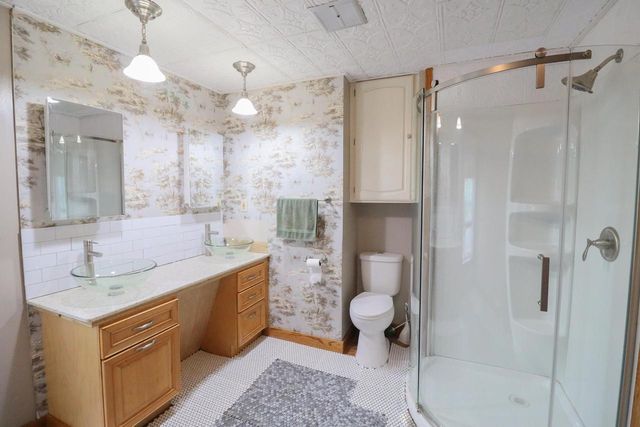 W5381 County Road W, Holmen, WI 54636