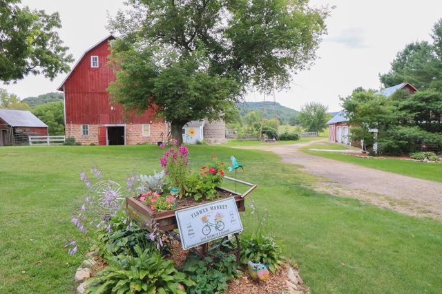 W5381 County Road W, Holmen, WI 54636