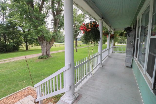 W5381 County Road W, Holmen, WI 54636