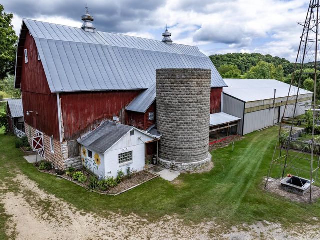 W5381 County Road W, Holmen, WI 54636
