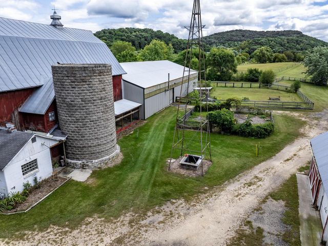 W5381 County Road W, Holmen, WI 54636