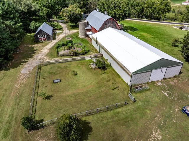 W5381 County Road W, Holmen, WI 54636