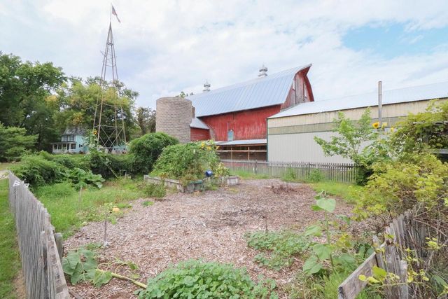 W5381 County Road W, Holmen, WI 54636