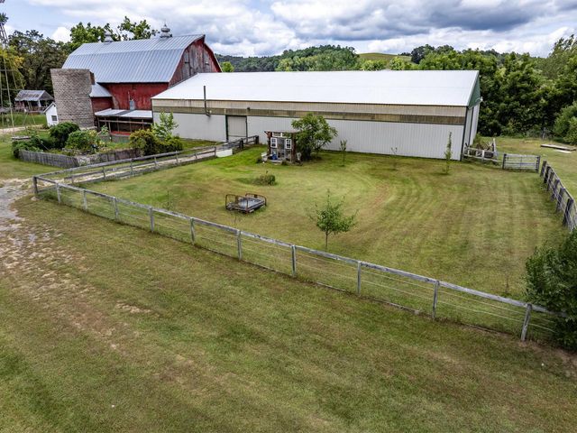 W5381 County Road W, Holmen, WI 54636