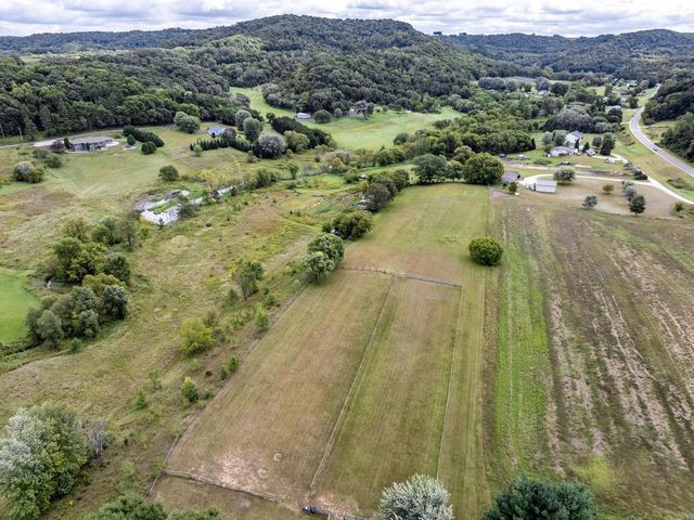 W5381 County Road W, Holmen, WI 54636