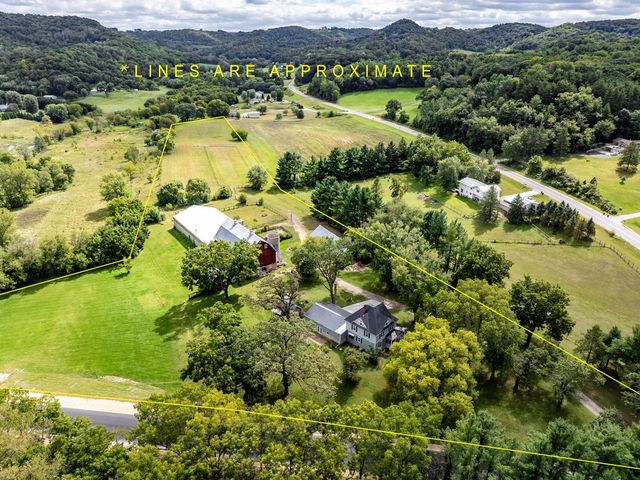 W5381 County Road W, Holmen, WI 54636