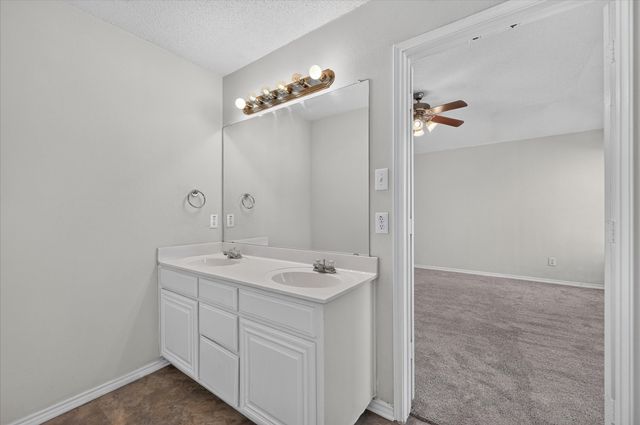 8001 Mourning Dove Dr. Drive, Arlington, TX 76002