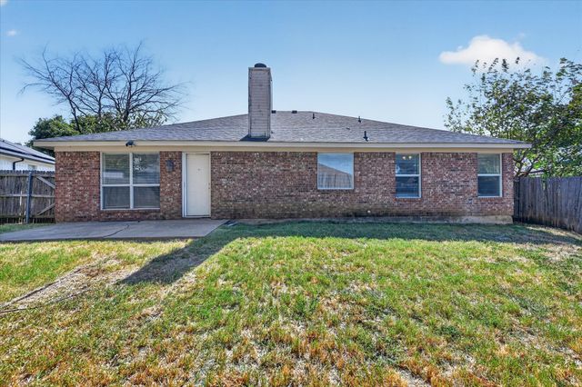 8001 Mourning Dove Dr. Drive, Arlington, TX 76002