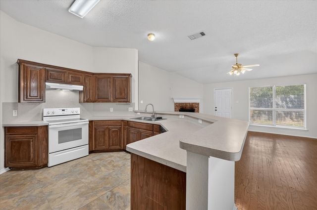 8001 Mourning Dove Dr. Drive, Arlington, TX 76002
