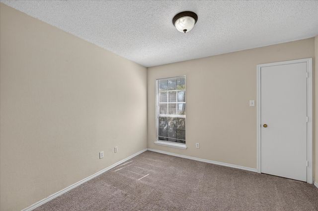 8001 Mourning Dove Dr. Drive, Arlington, TX 76002