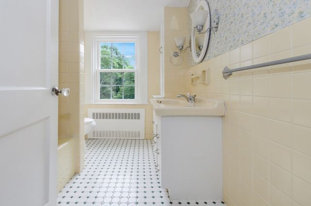 334 High Street, Hanson, MA 02341
