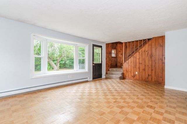 334 High Street, Hanson, MA 02341