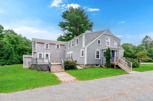 334 High Street, Hanson, MA 02341