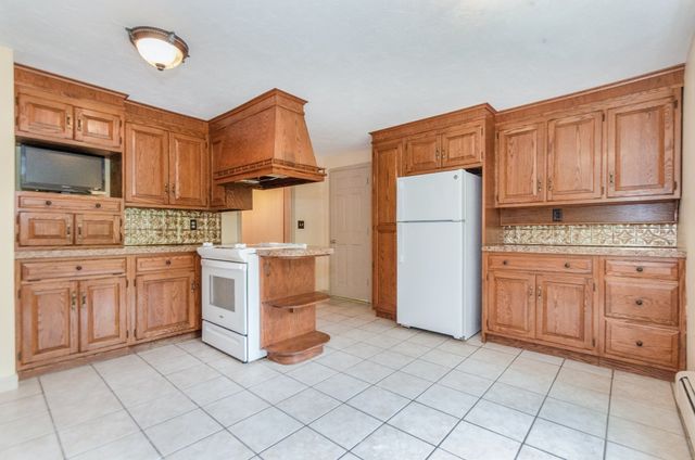 334 High Street, Hanson, MA 02341