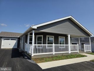 19 BURKE DR, Shippensburg, PA 17257